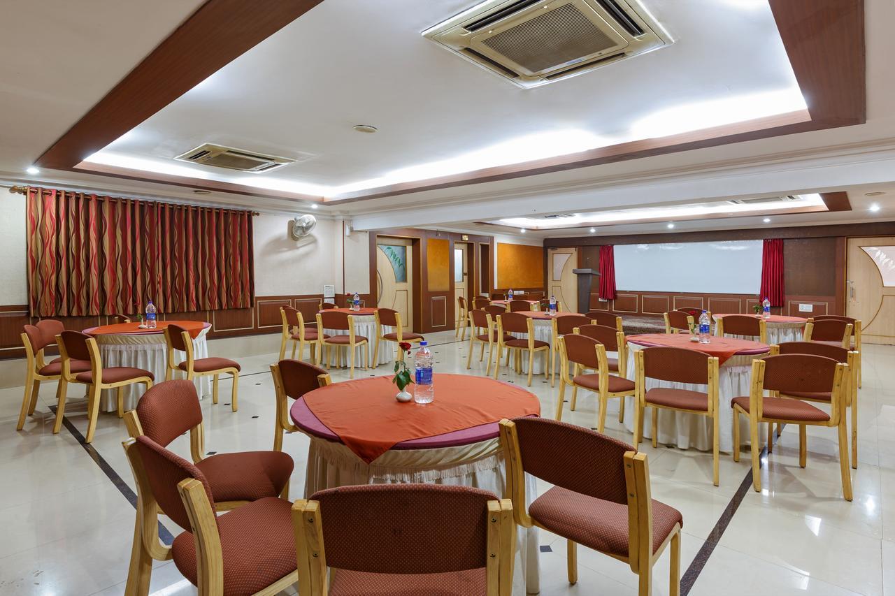 Hotel Woodland Kolhapur Exterior foto